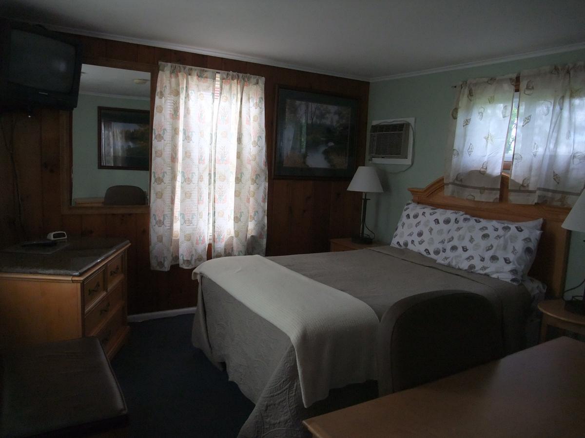 Hills Motor Court & Marina Motel Alexandria Bay Kültér fotó