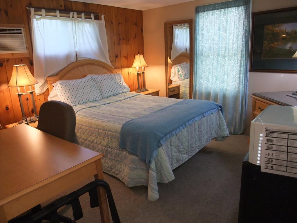 Hills Motor Court & Marina Motel Alexandria Bay Kültér fotó