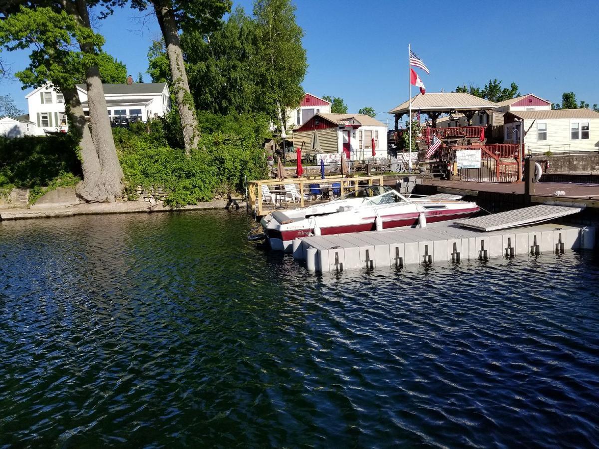 Hills Motor Court & Marina Motel Alexandria Bay Kültér fotó