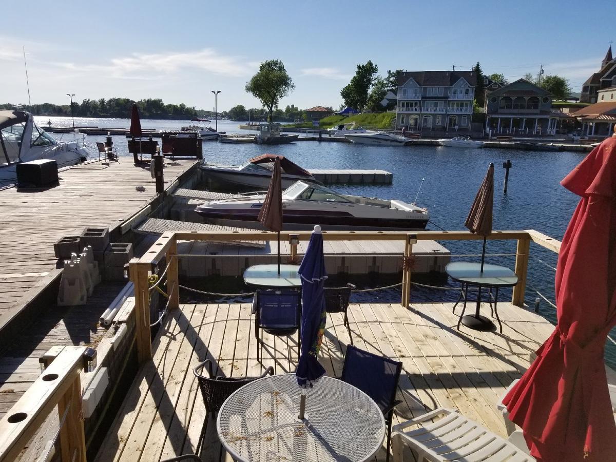 Hills Motor Court & Marina Motel Alexandria Bay Kültér fotó