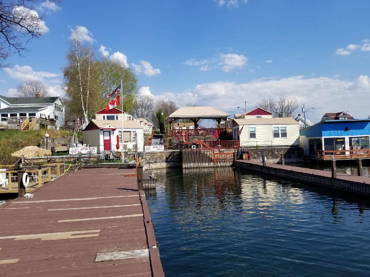 Hills Motor Court & Marina Motel Alexandria Bay Kültér fotó