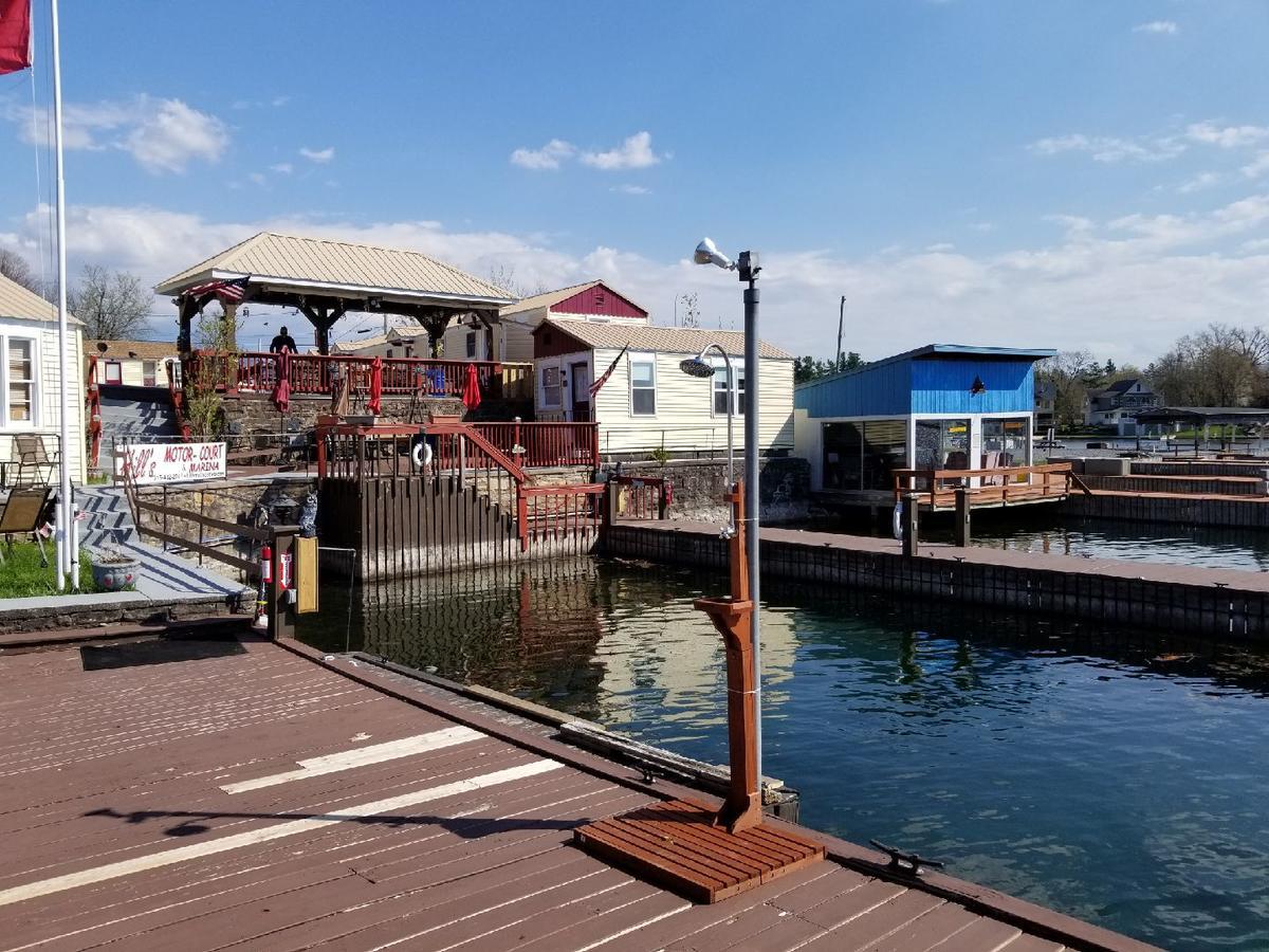 Hills Motor Court & Marina Motel Alexandria Bay Kültér fotó