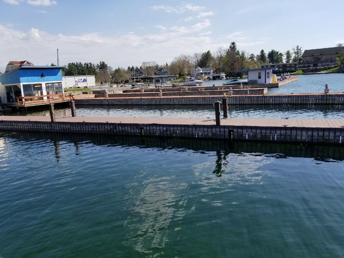 Hills Motor Court & Marina Motel Alexandria Bay Kültér fotó