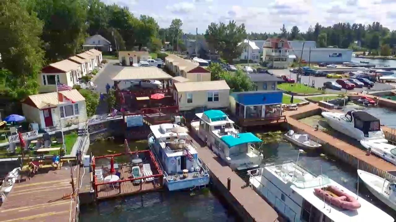 Hills Motor Court & Marina Motel Alexandria Bay Kültér fotó